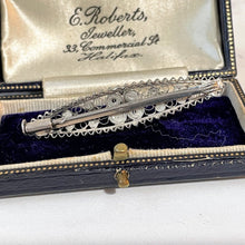 Carica l'immagine nel visualizzatore di Gallery, Antique Red Coral & Silver Bar Brooch. Edwardian Art Nouveau Fine Silver Filigree Gemstone Lapel Pin. Alternative Antique Cravat/Stock Pin