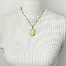 Carica l'immagine nel visualizzatore di Gallery, Vintage 1960s Rolled Gold Oval Locket, Andreas Daub Germany. Art Deco Style Guilloche Engraved Photo Locket Pendant. Gold Locket & Chain