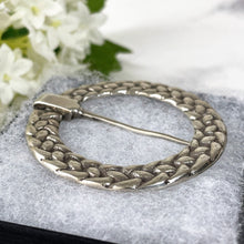 Carica l'immagine nel visualizzatore di Gallery, Antique Scottish Silver Annular Ring Brooch, Alexander Ritchie. Arts & Crafts Celtic Braided Knotwork Pin. Sterling Tartan/Plaid/Kilt Pin