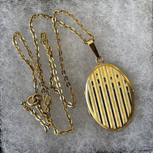 Carica l'immagine nel visualizzatore di Gallery, Vintage 1960s Rolled Gold Oval Locket, Andreas Daub Germany. Art Deco Style Guilloche Engraved Photo Locket Pendant. Gold Locket & Chain