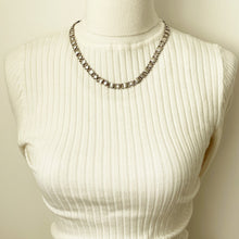 Carica l'immagine nel visualizzatore di Gallery, Vintage Victorian Revival Sterling Silver Book Chain Necklace. English Engraved Fancy Link Collar Necklace With Large Spring Ring Clasp