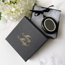 Carica l'immagine nel visualizzatore di Gallery, Antique Victorian Whitby Jet Photo Locket. Carved Faceted English Jet Picture Pendant. Antique Black Gemstone Mourning Jewellery