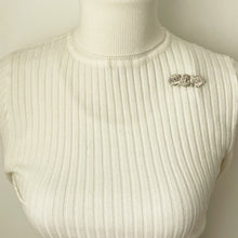 Carica l'immagine nel visualizzatore di Gallery, Antique Queen Victoria Sterling Silver Bar Brooch, Hallmarked 1896. Victorian English Silver Lapel Pin. Alternative Stock, Cravat, Tie Pin