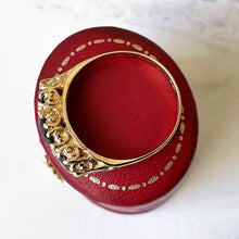 Carica l'immagine nel visualizzatore di Gallery, Vintage 9ct Gold Bohemian Garnet Ring. Edwardian Revival Trilogy Ring. Gold Scrollwork Ring. Antique Style Engagement Ring, Size Q-1/2/8-1/2