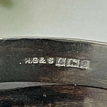 Carica l'immagine nel visualizzatore di Gallery, Vintage 1954 English Sterling Silver Narrow Bangle. Antique Style Floral Engraved Expandable/Adjustable Bracelet, Henry Griffiths & Sons
