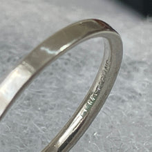 Carica l'immagine nel visualizzatore di Gallery, Art Deco Sterling Silver Hand-Carved Jade Ring. Antique 1920s Apple Green Nephrite Jade Ring. Rectangular Green Gemstone Cocktail Ring