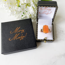 Carica l'immagine nel visualizzatore di Gallery, Antique 9ct Gold Scottish Hardstone Ring. Edwardian/Art Deco Emerald Cut Carnelian Ring. Rose Gold Orange Agate Unisex Ring, S/UK, 9.25 US.
