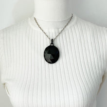 Carica l'immagine nel visualizzatore di Gallery, Antique Victorian Whitby Jet Photo Locket. Carved Faceted English Jet Picture Pendant. Antique Black Gemstone Mourning Jewellery
