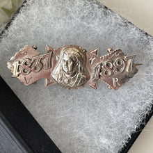 Carica l'immagine nel visualizzatore di Gallery, Antique Queen Victoria Sterling Silver Bar Brooch, Hallmarked 1896. Victorian English Silver Lapel Pin. Alternative Stock, Cravat, Tie Pin