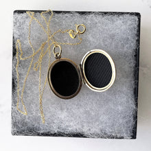 Carica l'immagine nel visualizzatore di Gallery, Victorian Engraved Gold Gilt Oval Locket & Chain. Antique Gold On Silver Laurel Wreath Eternity Locket. Gold Photo/Keepsake Memorial Locket