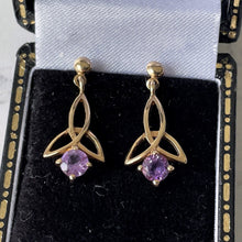 Carica l'immagine nel visualizzatore di Gallery, Vintage 14ct Gold Celtic Knot Amethyst Earrings. Yellow Gold Triquetra Eternity Earrings. Purple Gemstone Petite Drop Earrings