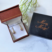 Carica l'immagine nel visualizzatore di Gallery, Vintage 14ct Gold Celtic Knot Amethyst Earrings. Yellow Gold Triquetra Eternity Earrings. Purple Gemstone Petite Drop Earrings