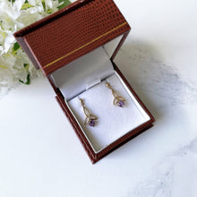 Carica l'immagine nel visualizzatore di Gallery, Vintage 14ct Gold Celtic Knot Amethyst Earrings. Yellow Gold Triquetra Eternity Earrings. Purple Gemstone Petite Drop Earrings