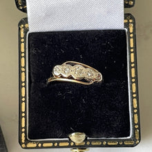 Carica l'immagine nel visualizzatore di Gallery, Vintage 1950 9ct Gold & Diamond Ring. Star Set 5-Stone Diamond Bypass Ring. Mid Century Engagement Ring. Vintage Stacking/Pinky Ring.