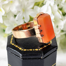 Carica l'immagine nel visualizzatore di Gallery, Antique 9ct Gold Scottish Hardstone Ring. Edwardian/Art Deco Emerald Cut Carnelian Ring. Rose Gold Orange Agate Unisex Ring, S/UK, 9.25 US.