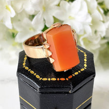 Carica l'immagine nel visualizzatore di Gallery, Antique 9ct Gold Scottish Hardstone Ring. Edwardian/Art Deco Emerald Cut Carnelian Ring. Rose Gold Orange Agate Unisex Ring, S/UK, 9.25 US.