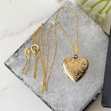 Carica l'immagine nel visualizzatore di Gallery, Vintage English 9ct Gold Small Heart Locket Necklace. Engraved Yellow Gold "I Love You" Sweetheart Locket & Chain. Minimalist Pendant Locket