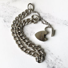 Carica l'immagine nel visualizzatore di Gallery, Antique Edwardian Silver Bracelet With Heart Padlock. English Curb Chain Bracelet, 1908. Sterling Silver Watch Chain Sweetheart Bracelet