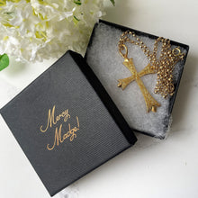 Carica l'immagine nel visualizzatore di Gallery, Georgian Pinchbeck Gold Gothic Cross Pendant Necklace. Antique Early Victorian Floral Engraved Large Cross & Belcher Chain Necklace.