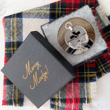 Carica l'immagine nel visualizzatore di Gallery, Victorian Scottish Silver Banded Agate Cross & Anchor Brooch. Antique Faith and Hope Plaid/Tartan Brooch. Victorian Scottish Pebble Jewelry