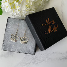 Carica l'immagine nel visualizzatore di Gallery, Vintage Scottish Iona Silver Viking Ship Earrings. Alexander Ritchie Longship Earrings. Figural Earrings, Edinburgh Silver Hallmarks