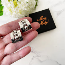 Carica l'immagine nel visualizzatore di Gallery, Margot de Taxco Sterling Silver Modernist Earrings. Vintage 1950's Designer Clip Earrings, Mexico. Art Deco Inspired Statement Earrings