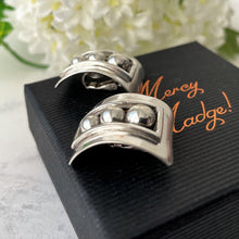 Carica l'immagine nel visualizzatore di Gallery, Margot de Taxco Sterling Silver Modernist Earrings. Vintage 1950's Designer Clip Earrings, Mexico. Art Deco Inspired Statement Earrings