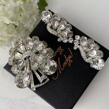 画像をギャラリービューアに読み込む, Vintage Eisenberg Clear Crystal Flower Bouquet Brooch & Earring Set. Huge 1940s Austrian Crystal Diamanté Luxury Costume Jewellery Set.
