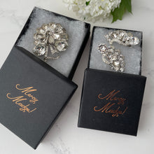 画像をギャラリービューアに読み込む, Vintage Eisenberg Clear Crystal Flower Bouquet Brooch & Earring Set. Huge 1940s Austrian Crystal Diamanté Luxury Costume Jewellery Set.