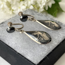 Carica l'immagine nel visualizzatore di Gallery, 1930s Art Deco Niello Silver Drop Earrings. Antique Siam Nielloware Sterling Silver Pendant Earrings. Vintage Screw Back Silver Earrings