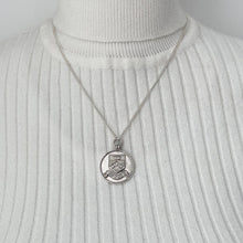 Carica l'immagine nel visualizzatore di Gallery, Antique "Beware" Coat Of Arms Sterling Silver Fob. English Edwardian Pendant. Harry Potter À La Mode School Attendance Silver Medal c1903-6