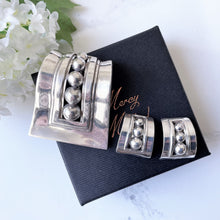 Carica l'immagine nel visualizzatore di Gallery, Margot de Taxco Sterling Silver Modernist Earrings. Vintage 1950's Designer Clip Earrings, Mexico. Art Deco Inspired Statement Earrings