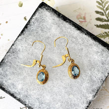 Charger l'image dans la galerie, Vintage Victorian Revival 9ct Gold Aquamarine Earrings. Yellow Gold Etruscan Style Drop Earrings. Greek/Neoclassical Blue Gemstone Earrings.