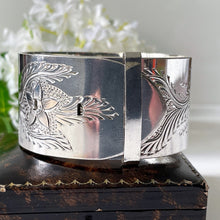 Carica l'immagine nel visualizzatore di Gallery, Edwardian Floral Engraved Silver Belt Bangle. Antique Art Nouveau Flower & Leaf Bracelet Cuff. Adjustable Sterling Silver Extra Wide Bangle