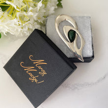 Cargar imagen en el visor de la galería, Vintage 1960s Large Modernist Silver Pendant, Erika Hult de Corral (RIC), Taxco, Mexico. Chalcedony & Sterling Biomorphic Designer Pendant