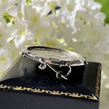 Charger l'image dans la galerie, Queen Victoria Jubilee Head Silver Shilling Coin Brooch