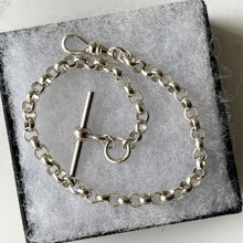Carica l'immagine nel visualizzatore di Gallery, Vintage Sterling Silver Watch Chain Bracelet With T-Bar & Dog-Clip. 1980s English Silver Belcher Chain Bracelet. Victorian Revival Bracelet.