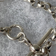 Carica l'immagine nel visualizzatore di Gallery, Vintage Sterling Silver Watch Chain Bracelet With T-Bar & Dog-Clip. 1980s English Silver Belcher Chain Bracelet. Victorian Revival Bracelet.