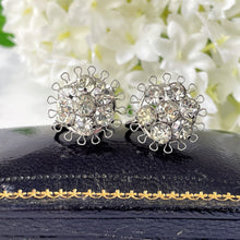 Carica l'immagine nel visualizzatore di Gallery, Vintage Sterling Silver Clear Crystal Daisy Earrings. 1940s Screw Back Silver Filigree Earrings. Antique Paste Diamanté Cluster Earrings