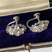 Carica l'immagine nel visualizzatore di Gallery, Vintage Sterling Silver Clear Crystal Daisy Earrings. 1940s Screw Back Silver Filigree Earrings. Antique Paste Diamanté Cluster Earrings