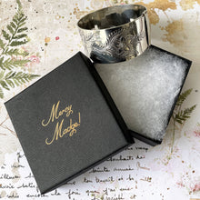 Carica l'immagine nel visualizzatore di Gallery, Edwardian Floral Engraved Silver Belt Bangle. Antique Art Nouveau Flower & Leaf Bracelet Cuff. Adjustable Sterling Silver Extra Wide Bangle