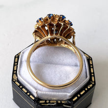 Carica l'immagine nel visualizzatore di Gallery, Vintage 1960's 9ct Gold Garnet & Spinel Flower Ring. Daisy Dome Cocktail Ring. Mid-Century Yellow Gold Statement  Ring, Size M UK, 6.25 US
