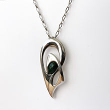 Cargar imagen en el visor de la galería, Vintage 1960s Large Modernist Silver Pendant, Erika Hult de Corral (RIC), Taxco, Mexico. Chalcedony & Sterling Biomorphic Designer Pendant