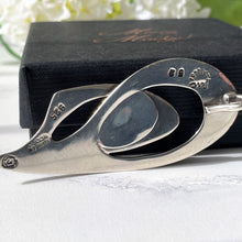 Cargar imagen en el visor de la galería, Vintage 1960s Large Modernist Silver Pendant, Erika Hult de Corral (RIC), Taxco, Mexico. Chalcedony & Sterling Biomorphic Designer Pendant