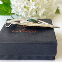 Cargar imagen en el visor de la galería, Vintage 1960s Large Modernist Silver Pendant, Erika Hult de Corral (RIC), Taxco, Mexico. Chalcedony & Sterling Biomorphic Designer Pendant