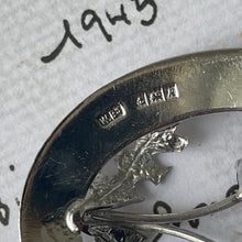 Carica l'immagine nel visualizzatore di Gallery, Vintage Scottish Silver & Amethyst Thistle Shield Brooch. Oval Engraved Sterling Silver Cairngorm Brooch. Scottish Plaid Pin, Ward Bros 1966