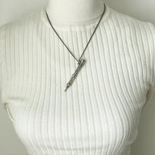 Carica l'immagine nel visualizzatore di Gallery, Antique Silver & Amethyst Miniature Pencil Pendant, Thomas Vale 1900. Victorian/Edwardian Floral Engraved Sterling Silver Mechanical Pencil