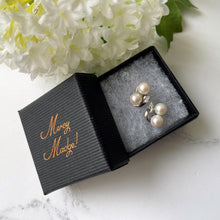Carica l'immagine nel visualizzatore di Gallery, Vintage Mikimoto Sterling Silver Akoya Pearl Earrings. Twin Pearl & Leaf Earrings For Pierced Ears. 6mm Saltwater Cultured Pearl Earrings
