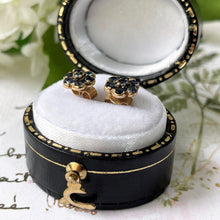 Carica l'immagine nel visualizzatore di Gallery, Vintage 9ct Gold Sapphire Cluster Earrings. Yellow Gold Daisy Flower Stud Earrings. Petite/Minimalist Rose Cut Blue Sapphire Earrings