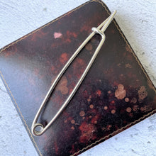 Carica l'immagine nel visualizzatore di Gallery, Vintage Scottish Silver Bayonet Style Kilt Pin, Edinburgh Hallmarks. Large Heavy Duty Traditional Highland Dress Kilt Pin. Tartan/Plaid Pin